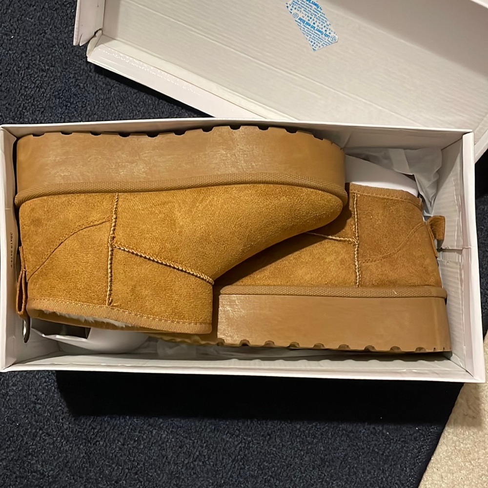 PrettyLittleThing Platform Boots
